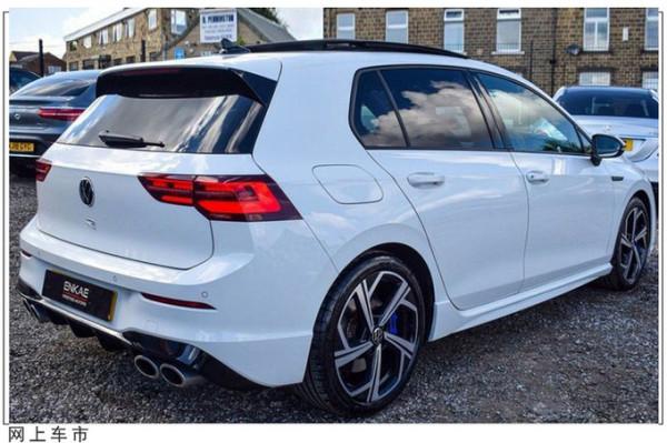 貫穿式大燈,配四出排氣!搭2.0T,大眾全新高爾夫R海外實拍 貫穿式大燈,配四出排氣!搭2.0T,大眾全新高爾夫R海外實拍