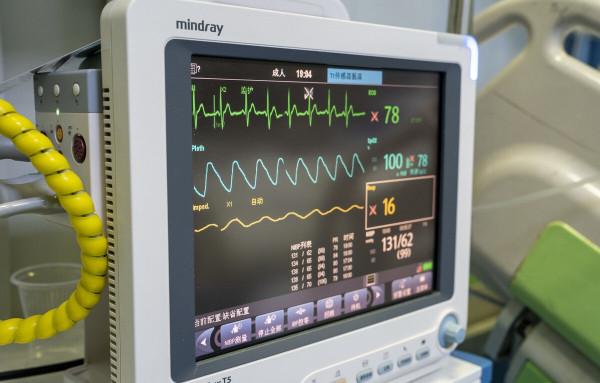 在心臟驟停時，用力咳嗽可以救命嗎？真相是什麼