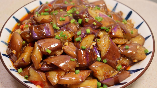 2022年大年初八選單出爐，6葷2素1涼上一桌，端上桌年味十足