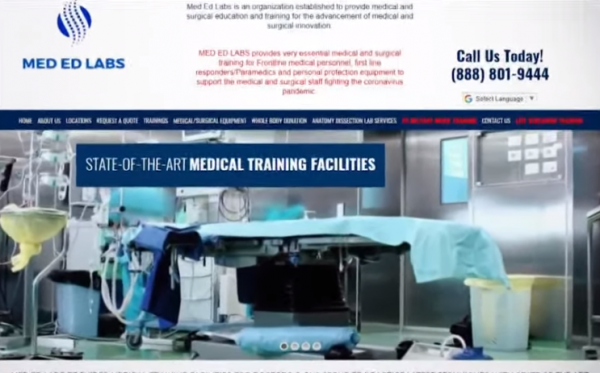 美國新冠死者被當眾解剖！觀眾花高價圍觀，家屬竟不知情