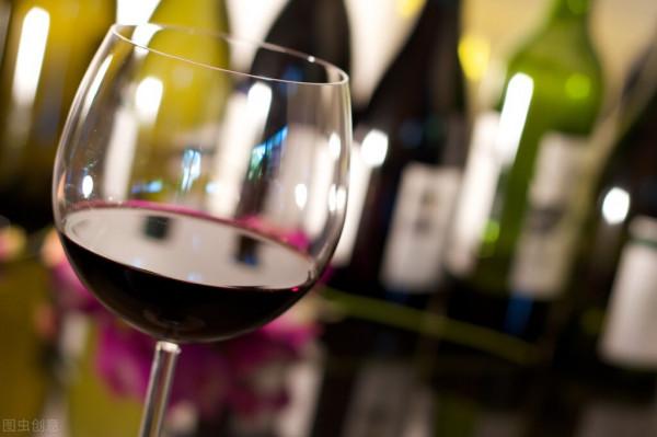 掌握這12個紅酒專業術語後，再談論紅酒你就不必不懂裝懂