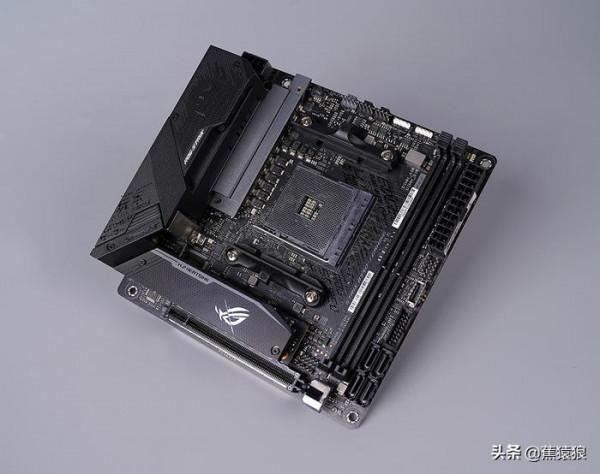 R5 5600X&plus; RTX 3070 &comma; SSUPD 美味網版 ITX 機箱裝機分享