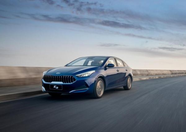 起亞最後的倔強，不到11萬起的K3，對抗朗逸軒逸，有價效比