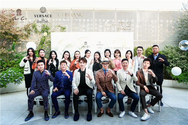 “玩味奢享風雅生活”Mr.C+攜盧臣泰範思哲聯名款慶祝品牌2週年 “玩味奢享風雅生活”Mr.C+攜盧臣泰範思哲聯名款慶祝品牌2週年