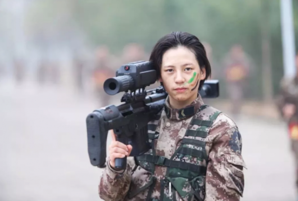 00後“女槍王”沈夢可：18歲參軍入伍，曾力壓76名男狙擊手奪冠