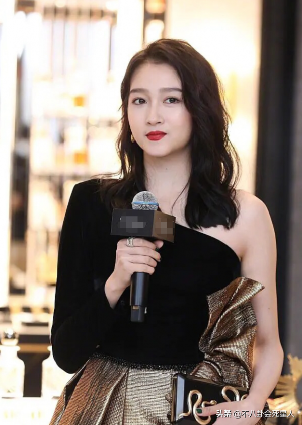 內娛畸形審美，骨瘦如柴被誇美，標準身材被罵胖，劉亦菲楊紫中招