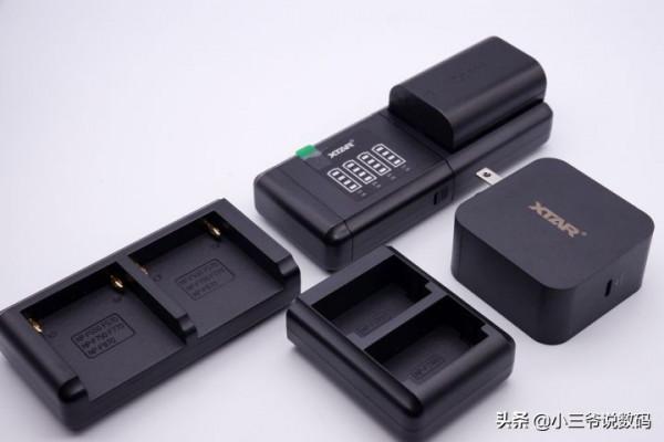 XTAR SN4相機充電器:模組化設計,以一頂四快速充電 XTAR SN4相機充電器:模組化設計,以一頂四快速充電