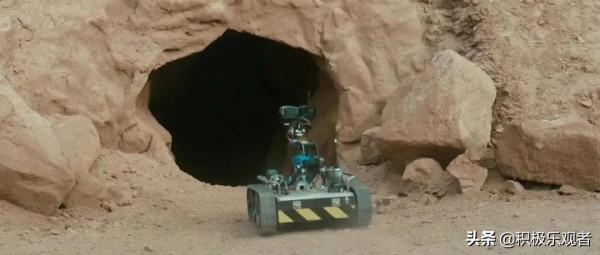 男子搬走了磚頭，沒想到是詭異的金字塔，裡面封印著死神阿努比斯