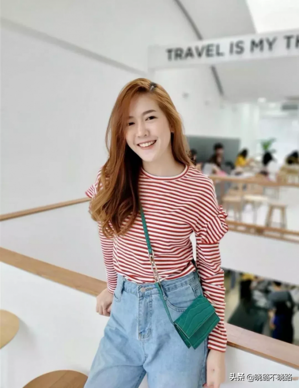 女人過了40歲，不管穿裙子還是褲子，少穿這5種顏色，顯黑還掉價