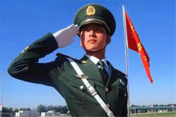 警衛員和副師長女兒的愛情 警衛員和副師長女兒的愛情