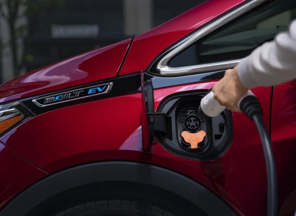 花掉116億仍無法解決自燃問題!雪佛蘭這款熱銷車引消費者不滿! 花掉116億仍無法解決自燃問題!雪佛蘭這款熱銷車引消費者不滿!