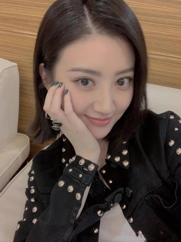 景甜出現，空氣一秒變甜