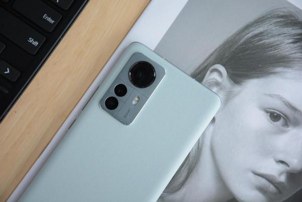 小米12系列新手機提前拿到，上手拍照體驗真不賴