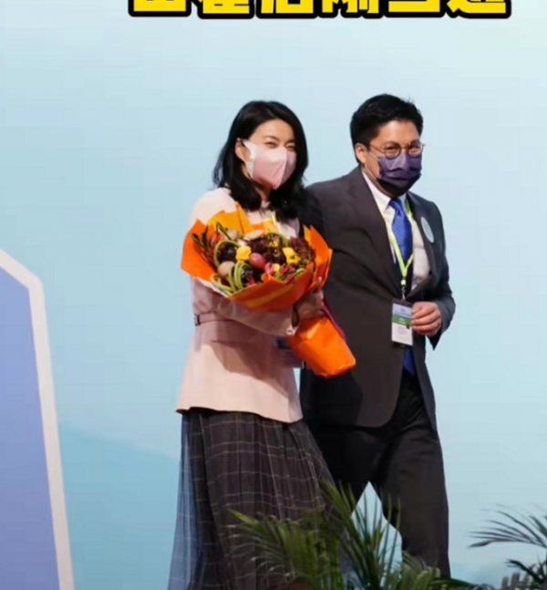 郭晶晶換新發型顏值狂飆！素顏亮相都超級美，氣質更有豪門闊太範