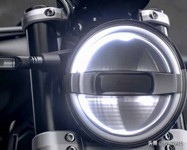 KTM/胡思瓦納釋出新款125街車