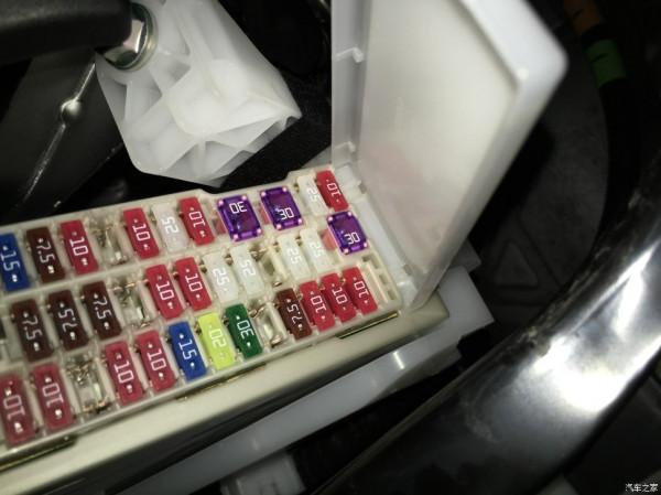 自己動手不求人，雷克薩斯CT改裝車輛內後視鏡自動防眩目功能！