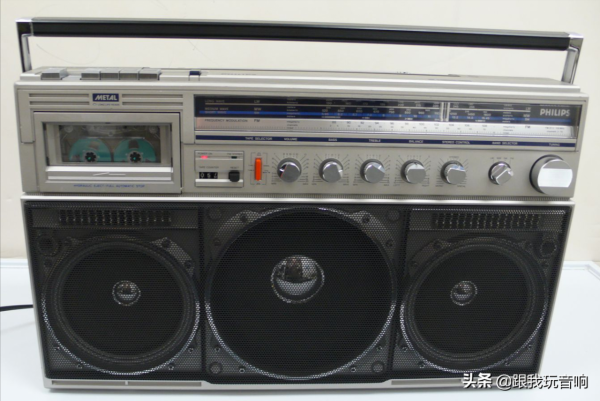 80年代飛利浦推出的D8444立體聲收音機、盒式錄音機Boombox音響 80年代飛利浦推出的D8444立體聲收音機、盒式錄音機Boombox音響