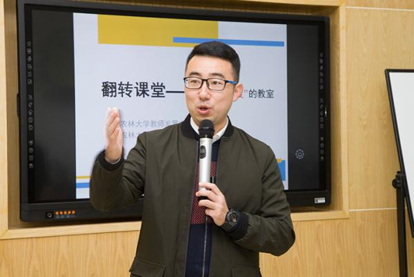 明星張傑受211高校聘任當教師,被質疑“能不配位”,高校回應 明星張傑受211高校聘任當教師,被質疑“能不配位”,高校回應