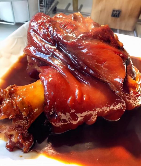 山東特色小吃醬肘子，快來看看它的製作方法吧