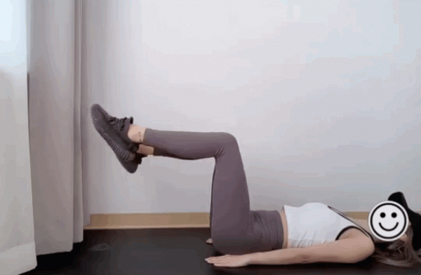 不要在腰間掛上“游泳圈”了！妳斯幾個運動幫你快速解決