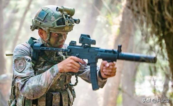 國產QCQ171衝鋒槍定型？戰術導軌很像UMP9，或取代79式微衝