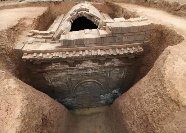 挖宿舍時，朱元璋最寵愛的女兒之墓被發現，竟有活人居住其中