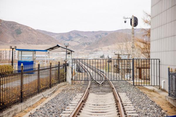 遠眺朝鮮大兵，中國這個鐵路口岸橫跨兩國，滿足你的好奇心
