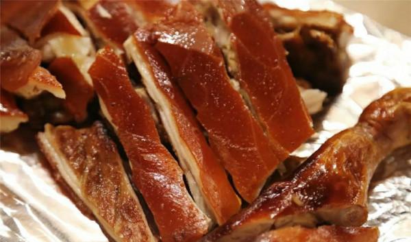 廣西小夥到越南賣烤肉，50斤賺1750元有暴利，夢想是娶越南媳婦