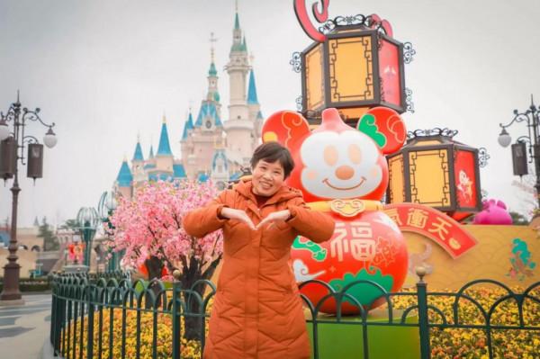 《迪士尼樂園》今天我們一家人高高興興來見你了