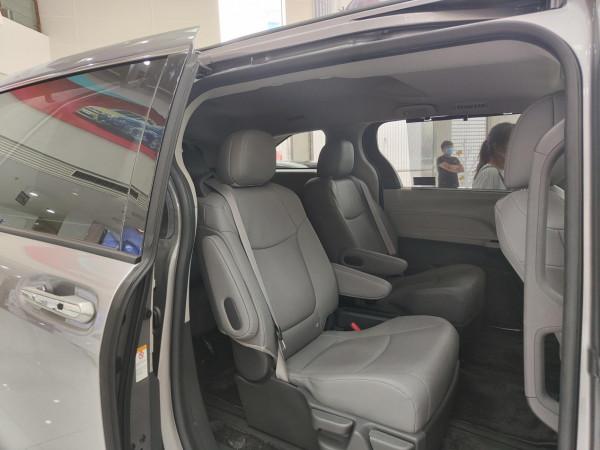 到店實拍豐田賽那，北美銷量神話，在中國難成爆款