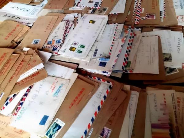 1952年，我軍一人在看紀錄片時突然大哭，指著螢幕：她是我妻子