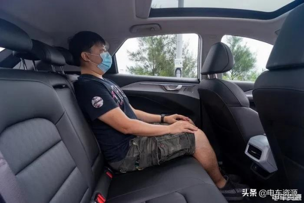 後排座椅實測:蔚來ES6/EC6的空間和舒適性表現如何? 後排座椅實測:蔚來ES6/EC6的空間和舒適性表現如何?