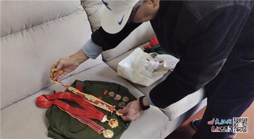 老黨員曹仙榴:15歲參軍入伍 曾前往抗美援朝戰場護送傷員回國 老黨員曹仙榴:15歲參軍入伍 曾前往抗美援朝戰場護送傷員回國