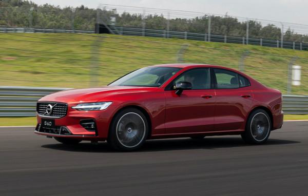 不至於安全,運動屬性不輸寶馬3系!賽道試駕沃爾沃新款S60 不至於安全,運動屬性不輸寶馬3系!賽道試駕沃爾沃新款S60