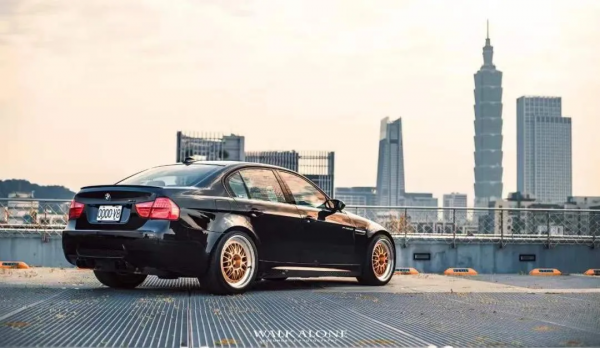 自吸V8絕唱，情懷四門寶馬M3（E90）