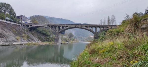 窮游到了湖北十堰市竹山縣 窮游到了湖北十堰市竹山縣