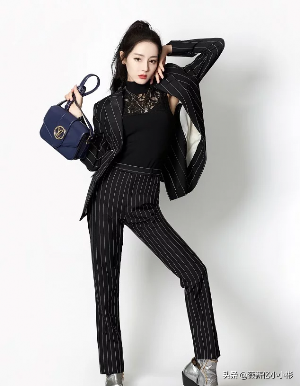 楊冪終究管不住迪麗熱巴穿保險褲非要露出2cm這腿哪個男人會不愛