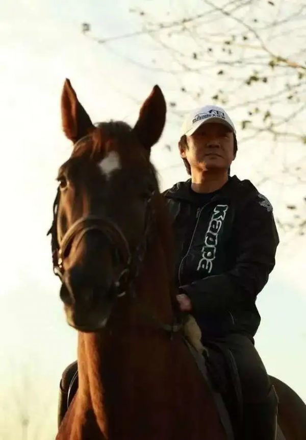 &OpenCurlyDoubleQuote;黑豹主唱&rdquo;欒樹：放棄王菲情定詠梅，相伴28年53歲無兒女也幸福