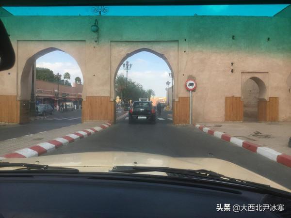 紅色之城,摩洛哥第四大城市馬拉喀什(圖) 紅色之城,摩洛哥第四大城市馬拉喀什(圖)