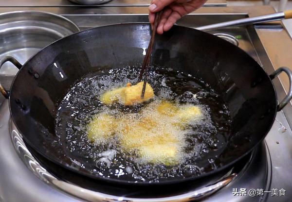 三根香蕉,兩個雞蛋,廚師長教你做金黃香蕉,焦酥可口,香甜軟糯 三根香蕉,兩個雞蛋,廚師長教你做金黃香蕉,焦酥可口,香甜軟糯