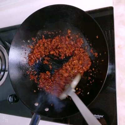 霜降到,來一鍋熱乎美味的砂鍋土豆粉,一口就能趕走深秋的寒冷 霜降到,來一鍋熱乎美味的砂鍋土豆粉,一口就能趕走深秋的寒冷