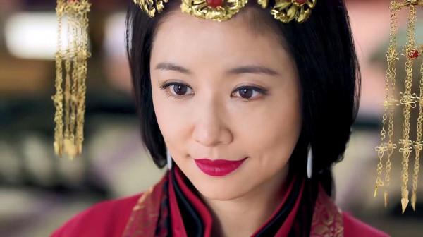 來！強行裝嫩的阿姨們，這6位女明星告訴你，超齡根本演不出少女