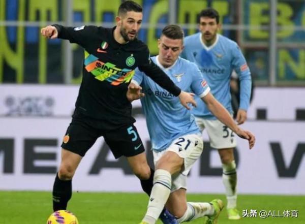 2-1！國米豪奪8連勝+12輪不敗，反超死敵繼續領跑積分榜