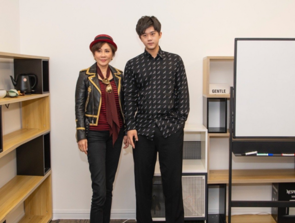 趙夢澈倒欠辛巴公司1900萬，自曝存款30萬，20萬給師孃買生日禮物