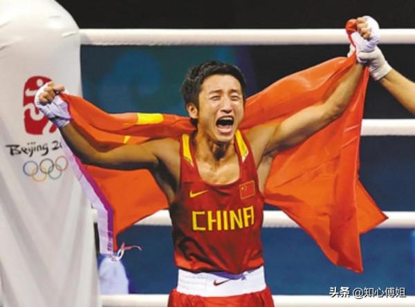 冉瑩穎，拳王鄒市明背後的女人，你是我的王，我是你的寶貝