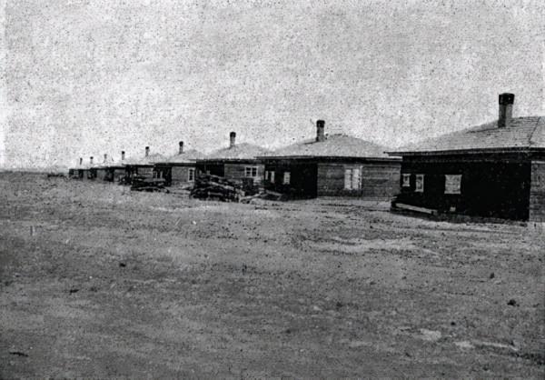 抗聯夜襲開拓團：5名戰士手持駁殼槍，把幾十個敵人打得鬼哭狼嚎