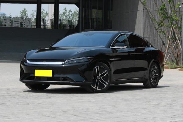 全系“佩刀”的比亞迪旗艦,配置拉滿、3.9秒破百,已被徹底捧紅 全系“佩刀”的比亞迪旗艦,配置拉滿、3.9秒破百,已被徹底捧紅