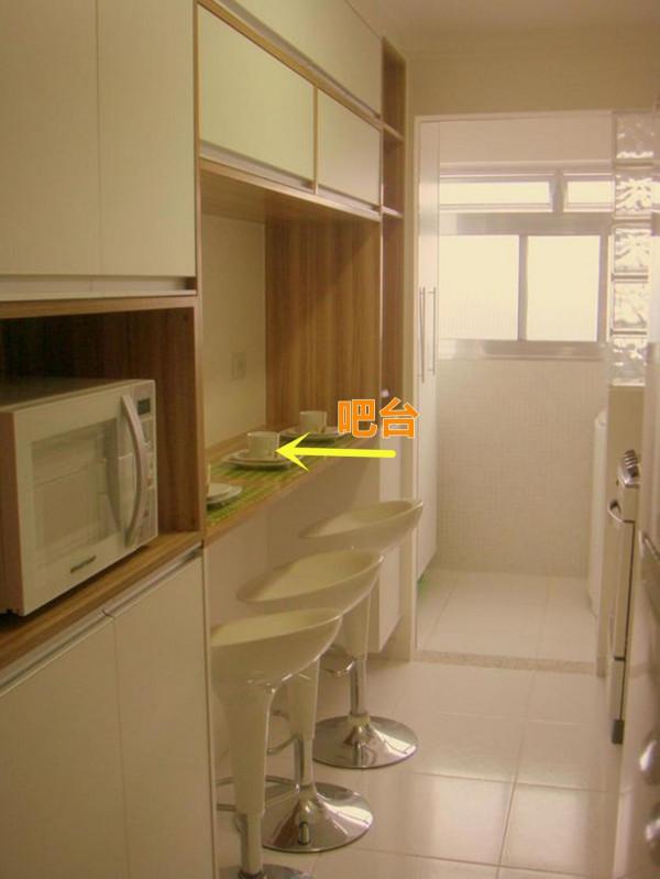 小戶型開始“去餐廳化”,櫥櫃下面留一塊地,解決日常用餐很簡單 小戶型開始“去餐廳化”,櫥櫃下面留一塊地,解決日常用餐很簡單