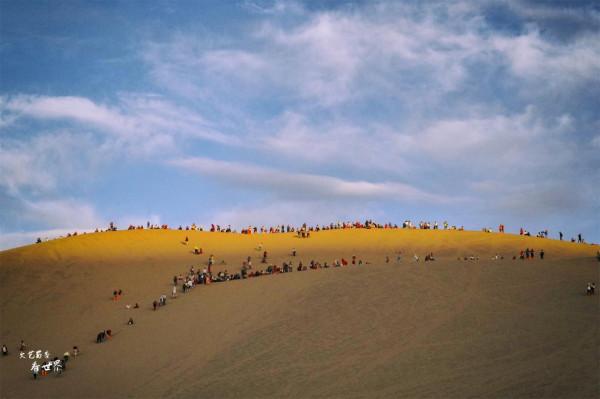 月牙泉是天的鏡子、沙漠的眼,你去過了嗎?它真的要乾枯了嗎? 月牙泉是天的鏡子、沙漠的眼,你去過了嗎?它真的要乾枯了嗎?