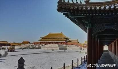 清朝真實的選秀照：秀女衣著樸素顏值普通，站成一排等待皇帝挑選